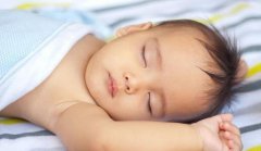 让宝妈们头疼不已的哄睡，为什么宝宝总是夜醒